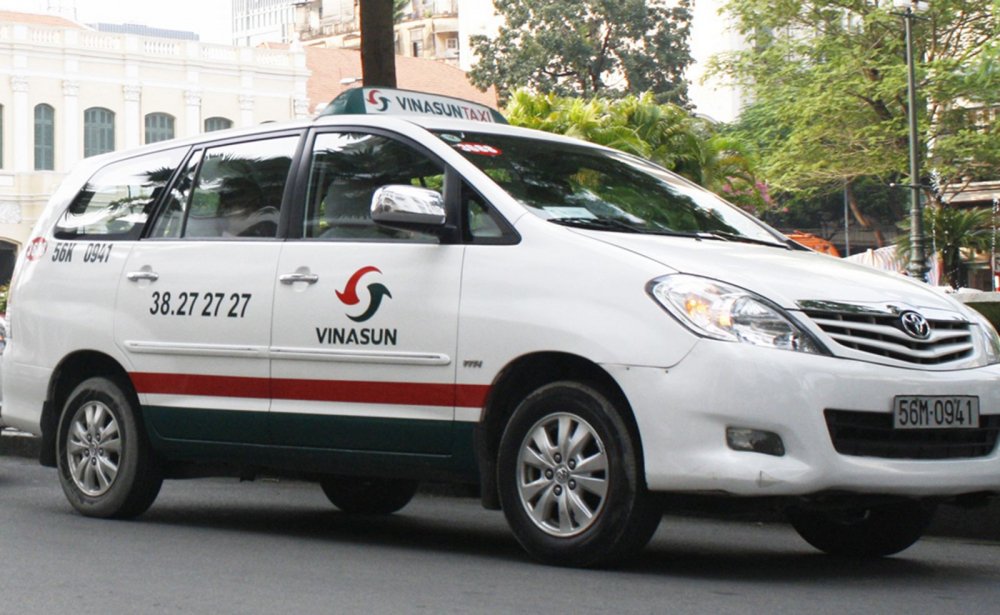 Uber-Grabtaxi-gay-thiet-hai-khien-Vinasun-phai-len-tieng-2