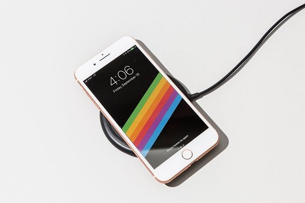 3-the-iphone-8-and-8-plus-support-fast-charging-and-wireless-charging-for-the-first-time--just-like-the-iphone-x 3