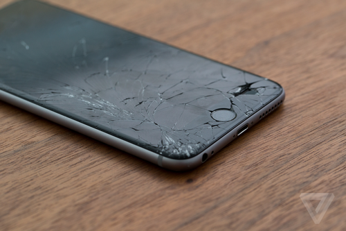 cracked-iphone-stock-1196-0-2673-1513654110