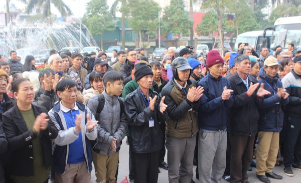 bv-k-dua-gan-1-000-benh-nhan-nguoi-nha-ve-que-an-tet-6 4