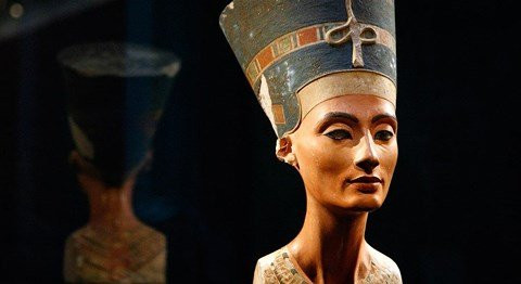 nuhoangNefertiti1