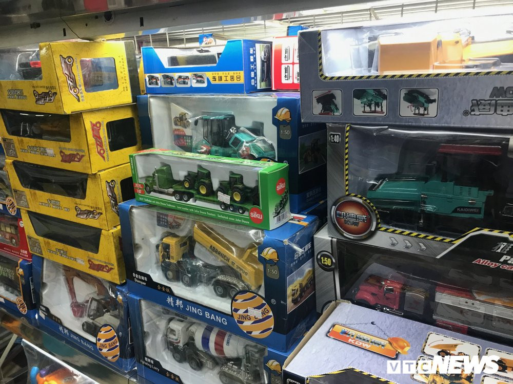 A90E67B2-88C5-4631-879F-7B910DE8BDC6 9