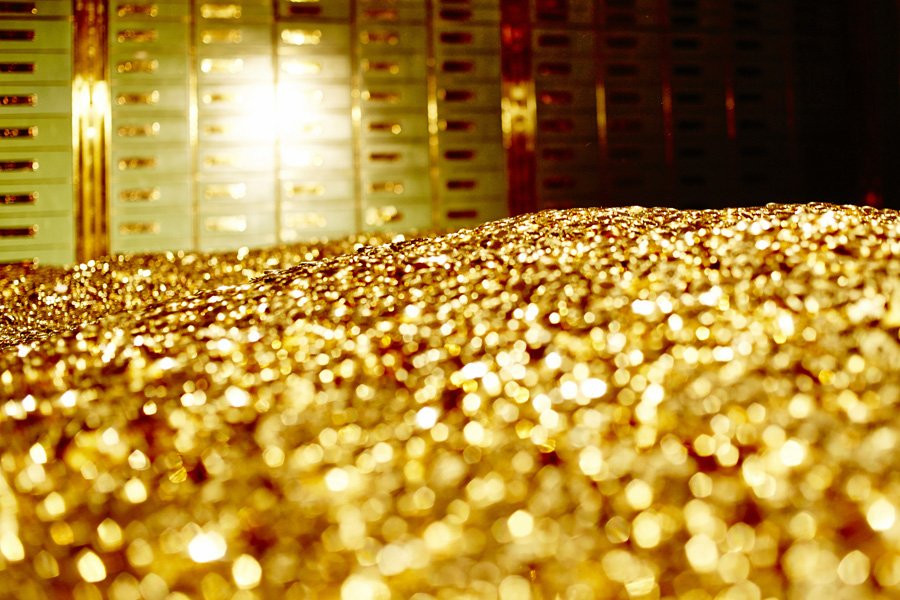 gold-vault-900-glitter