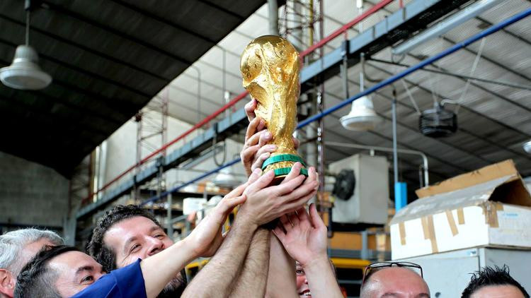 nydn-the-making-of-the-2018-world-cup-trophy-2-006 6