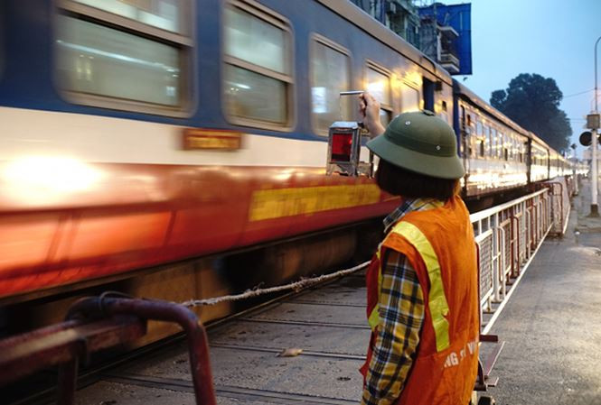 gac_chan_duong_ngang_pmvu