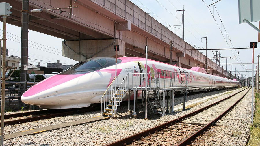 http_%2F%2Fcdn.cnn.com%2Fcnnnext%2Fdam%2Fassets%2F180627122510-hello-kitty-shinkansen-img--nxpowerlite 3