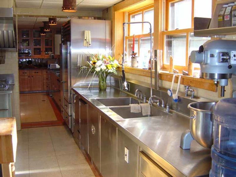 56311c24bd86ef335d8ba605-750-563 13