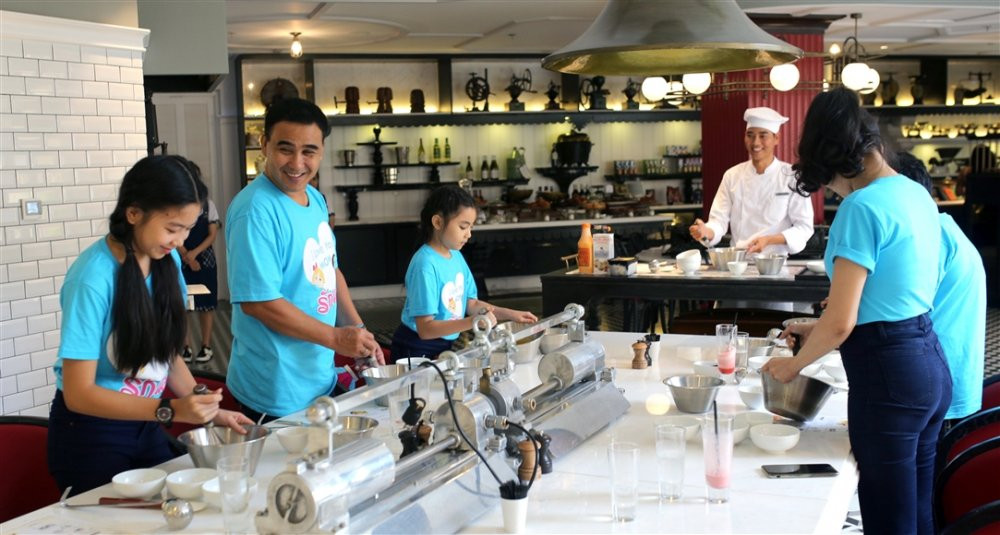 Gia dinh Quyen Linh trai nghiem JW Marriott Phu Quoc Emerald Bay 5