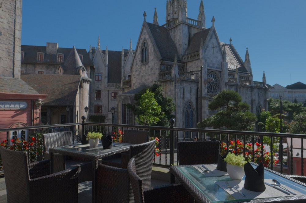 Mercure Danang French Village Bana Hills (12) 5