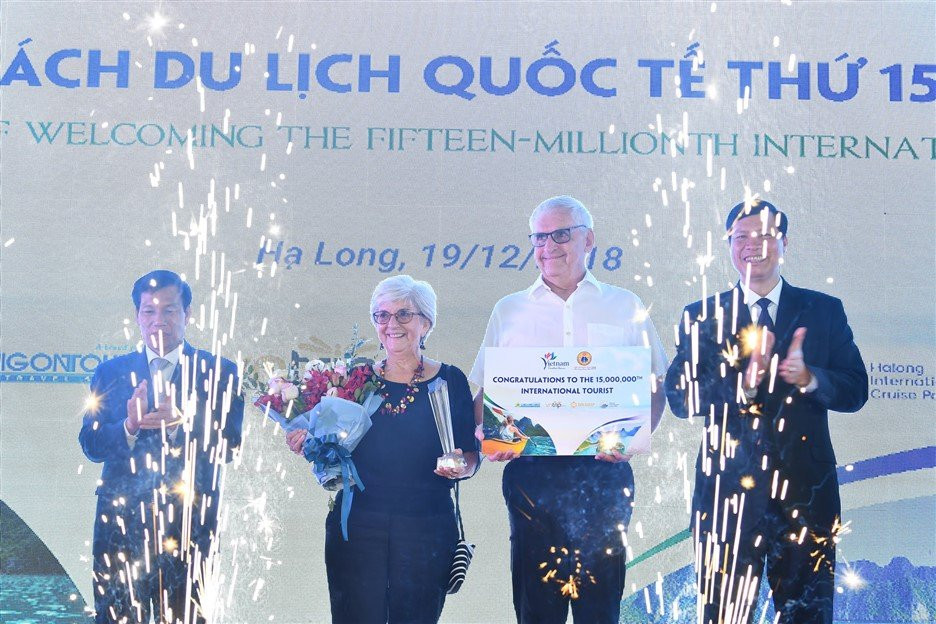 khach quoc te thu 15 trieu 8