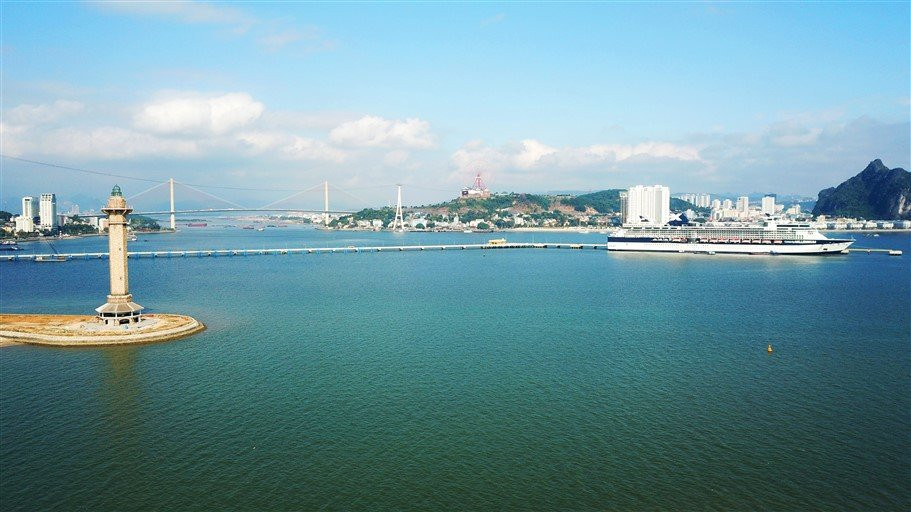 Cang tau khach quoc te Ha Long (27)