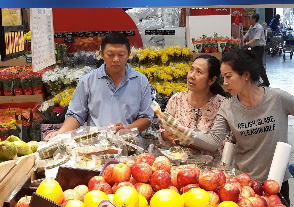 Khach hang thoai mai lua chon banh chung, banh tet, dua mon ... cho nhung ngay Tet