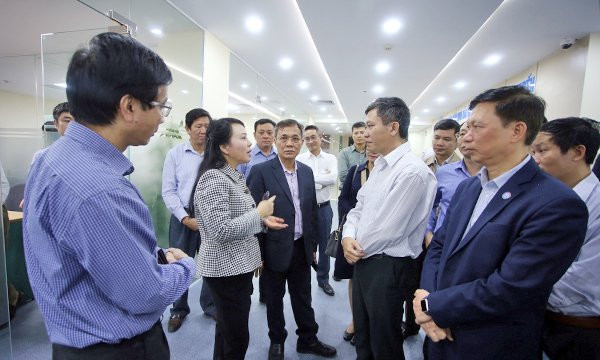 e5f55a12-26f3-4d32-b4ce-f6f6707f7b70