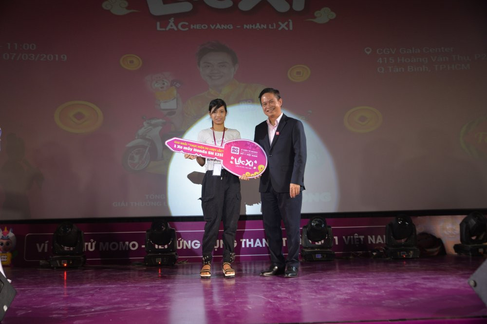 Chi Tran Thi Thom trung thuong xe Honda SH