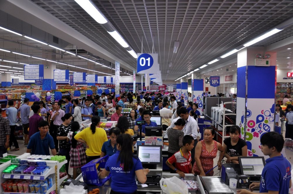 Cac sieu thi thuoc Saigon Coop luon dong khach hang trong thanh sinh nhat Saigon Cop tuoi 30