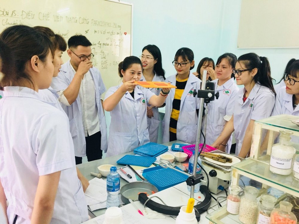 sinh vien truong cao dang y duoc 7