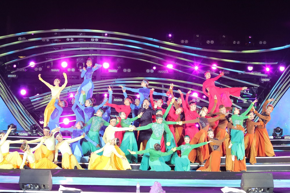 Tong duyet Dem 4 Sac Mau (1)