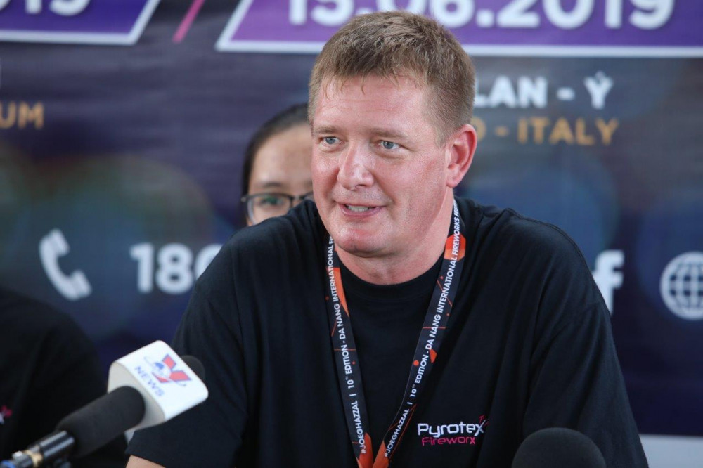 Doi truong doi Anh (2)