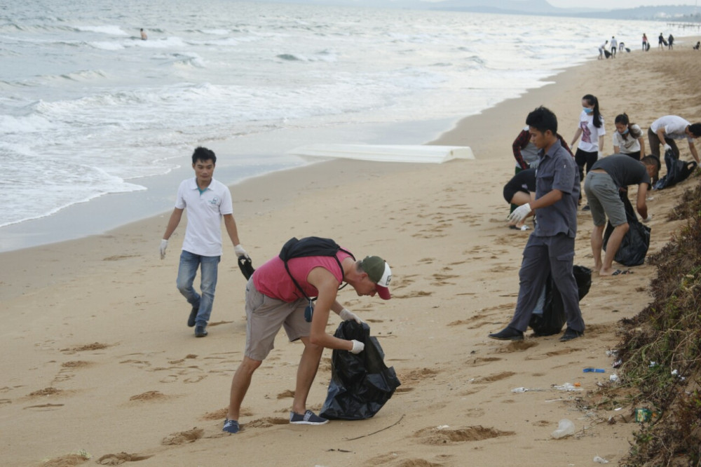 tap-doan-mik-group-chuong-trinh-lam-sach-bien