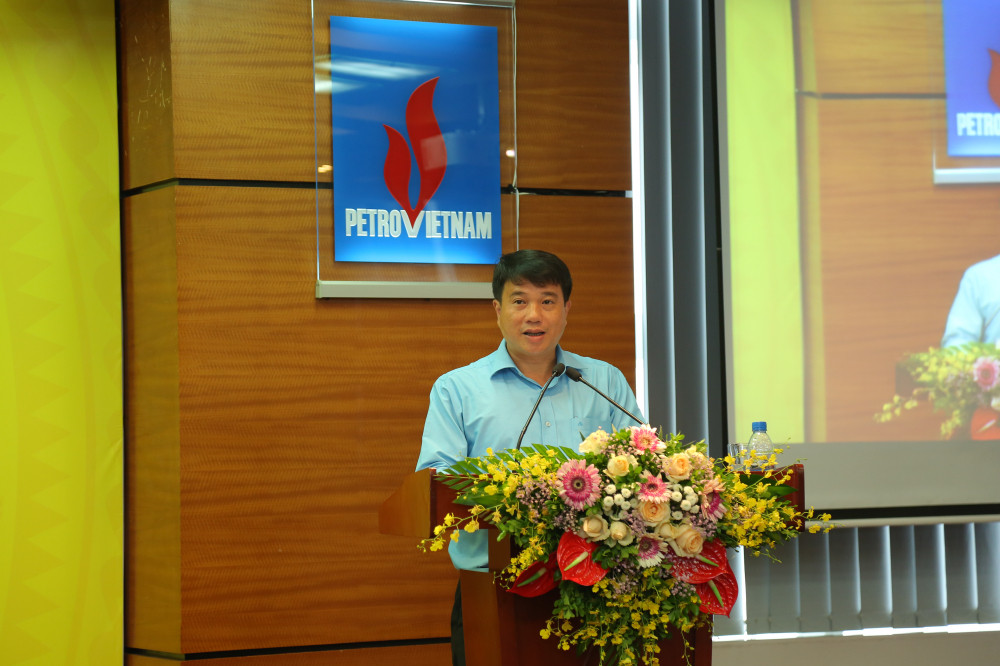 Bi thu Dang uy Khoi DNTW Y Thanh Ha Nie KDam phat bieu