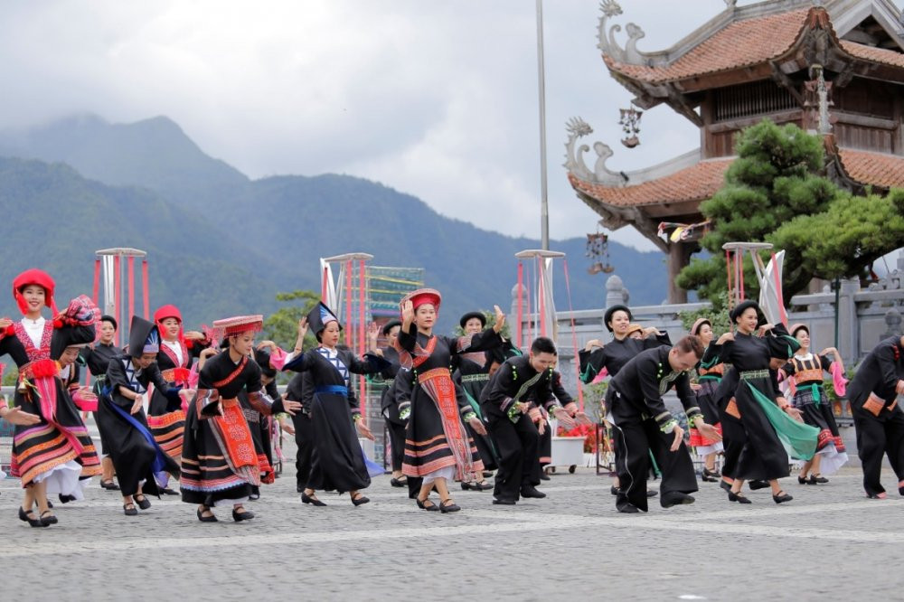 1 Vu dieu tren may 4