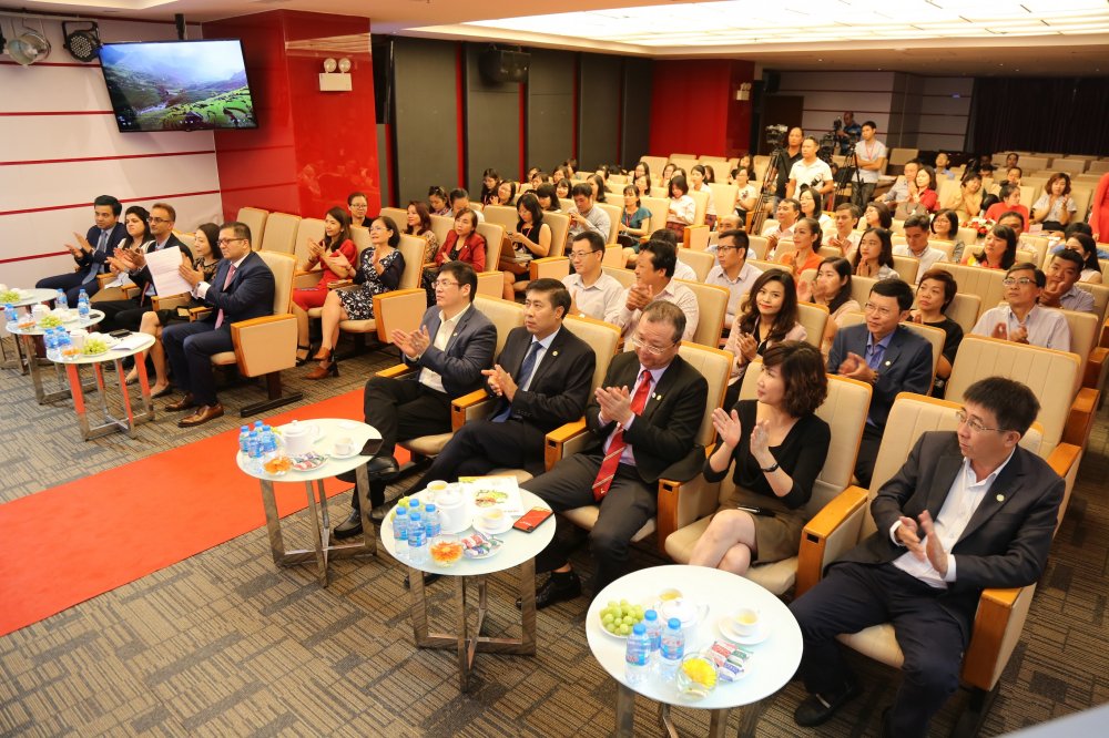 HDBank va MoneyGram ky ket hop tac chi tra kieu hoi tai nha hinh anh 2