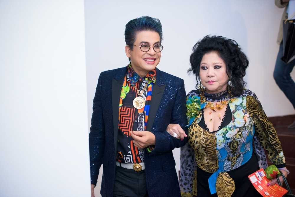 mc-thanh-bach-vui-ve-sanh-vai-cung-nguoi-tinh-tin-don