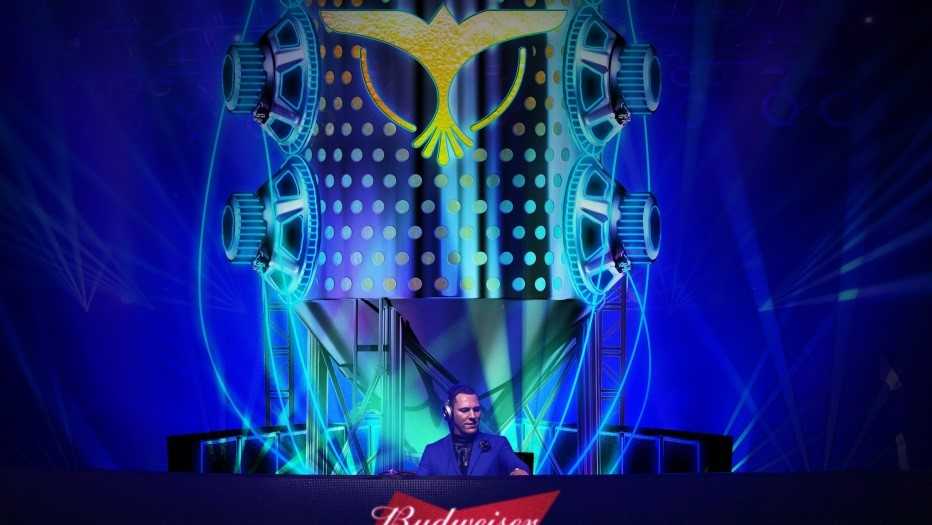 Tiesto se mang den mot phan trinh dien hoanh trang voi ban track Infected
