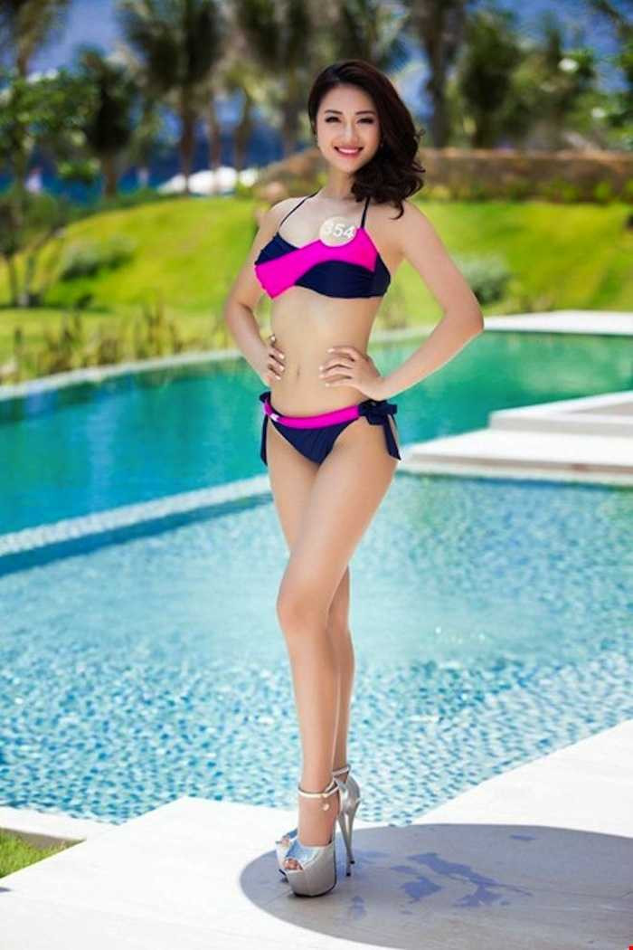 thu ngan hoa hau ban sac 