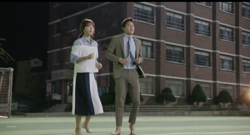 park-shin-hye-fashion-louboutins-in-the-field-running