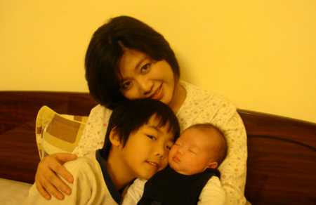 hoa hau viet nam sinh con