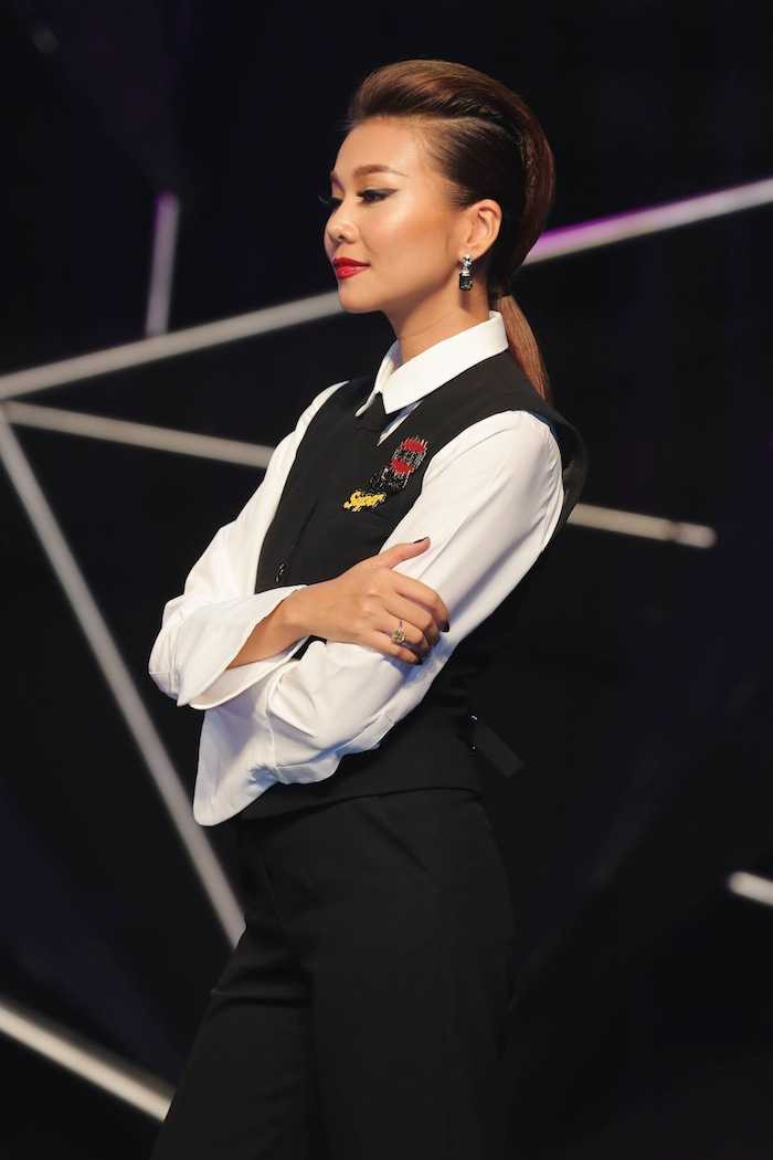 Sieu mau Thanh Hang nam t