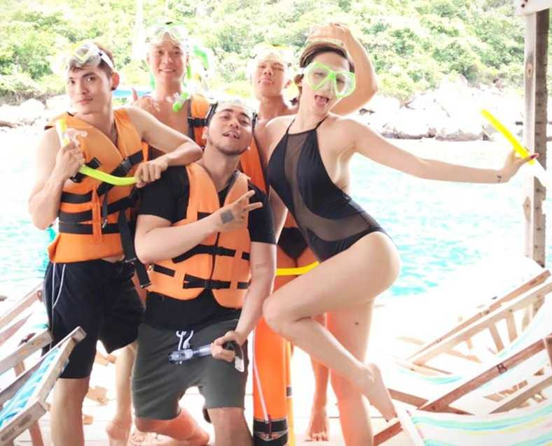 14708347_1015463493881991