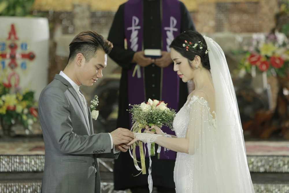 anh-MV-ngay-cuoi-Khac-Vie