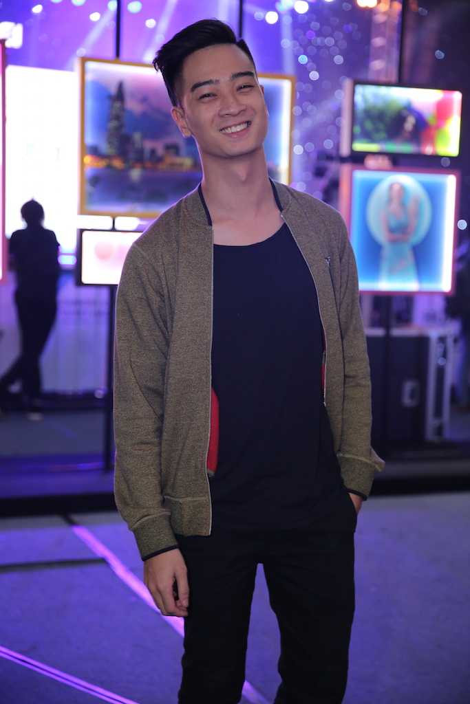 SlimV tham du su kien voi