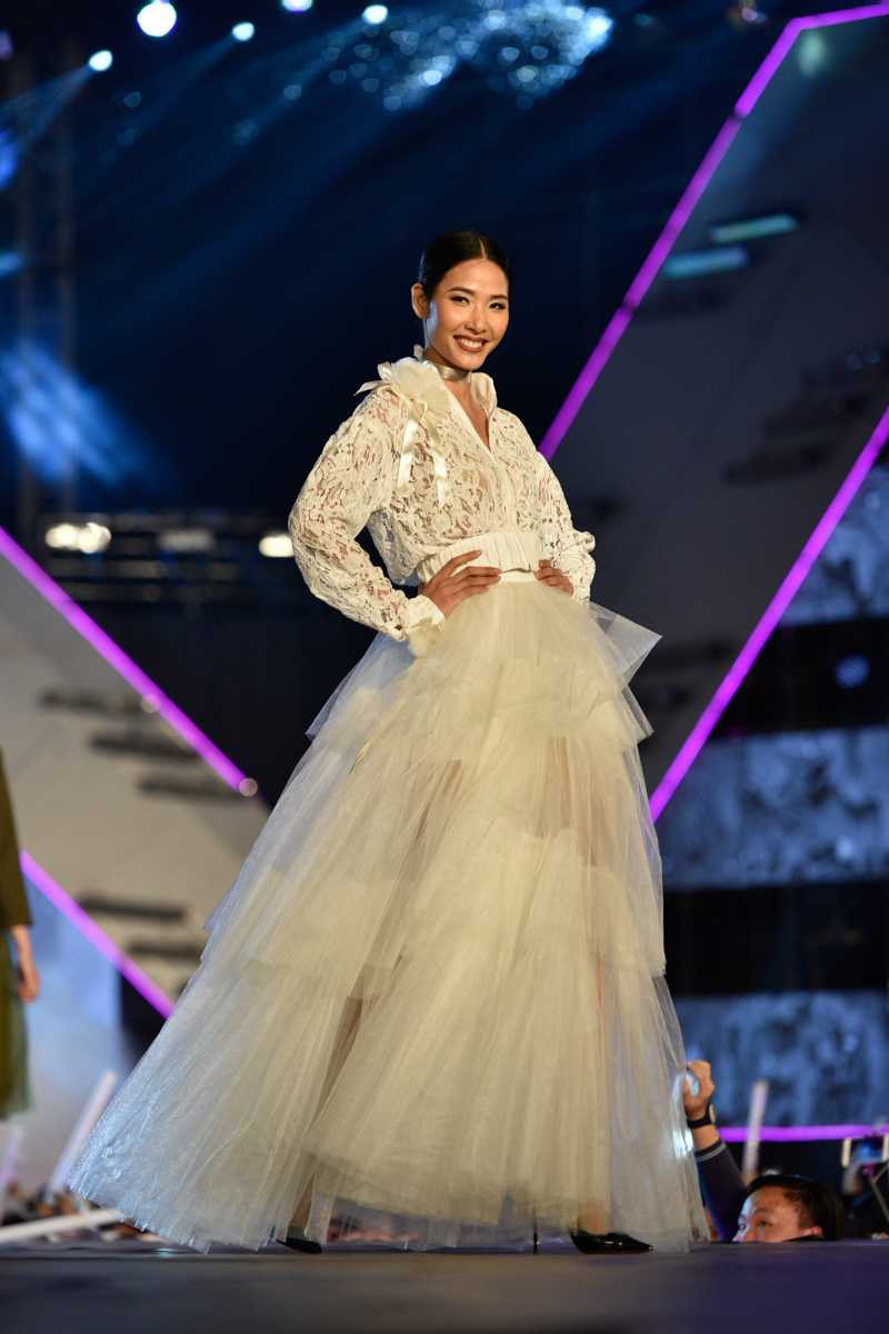 2. Thoi trang xuyen thau-