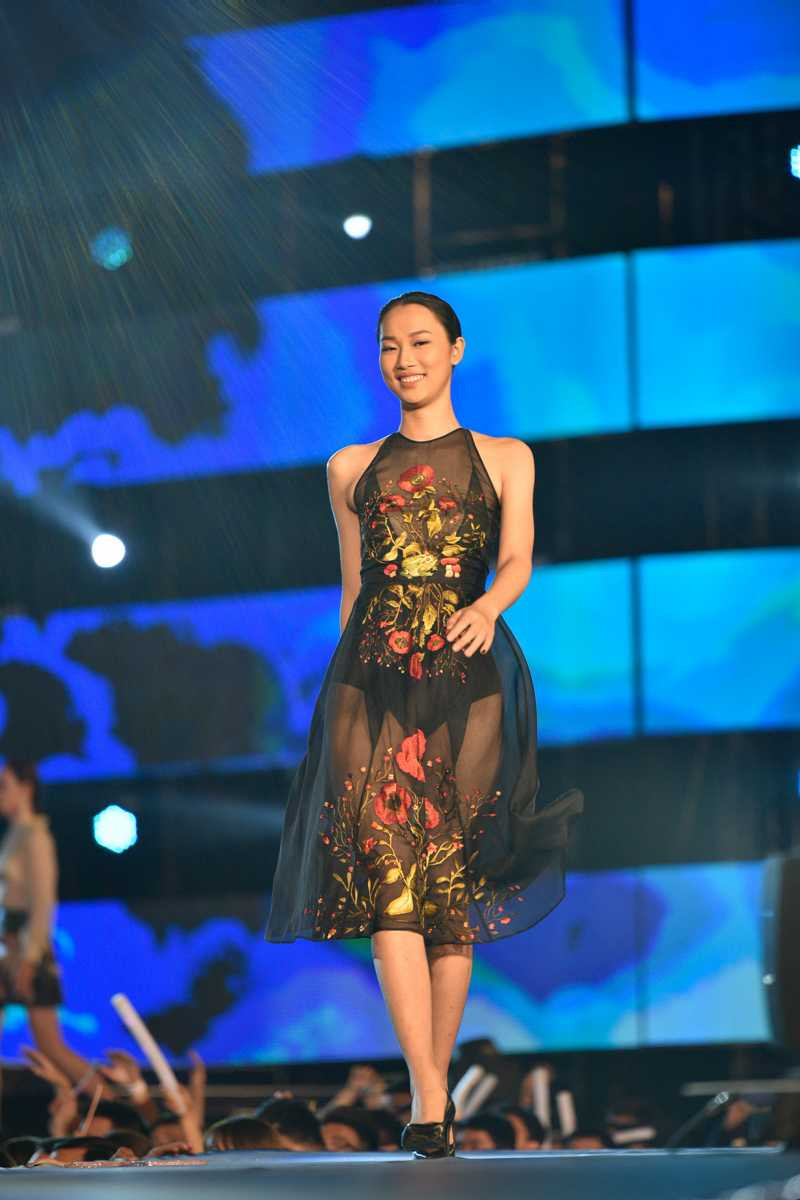 2. Thoi trang xuyen thau-