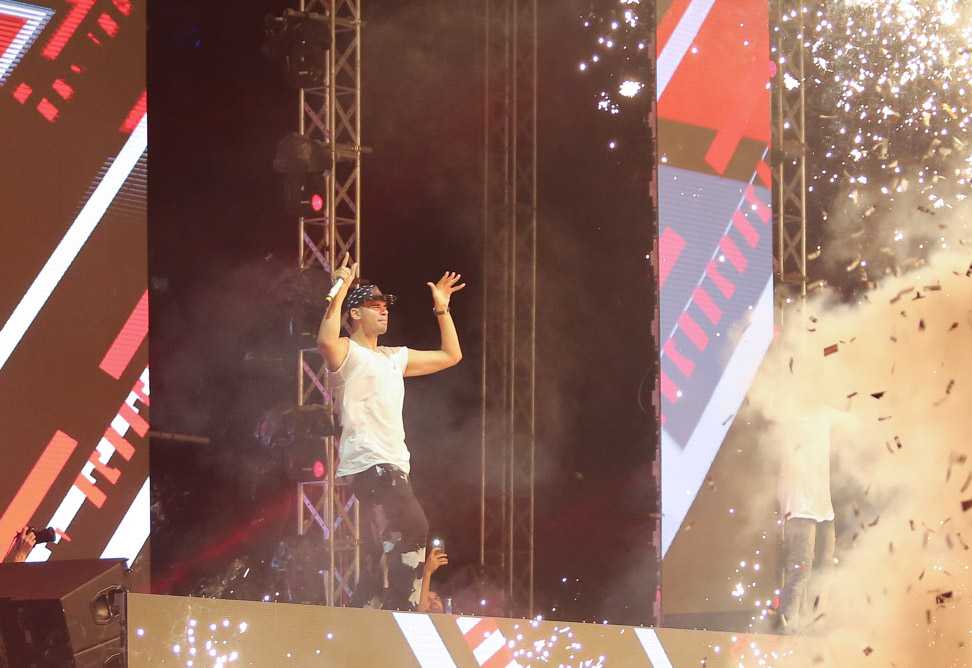 Afrojack khoay dong (2)