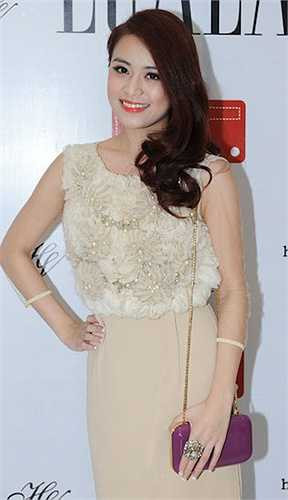 Vẻ đẹp của Hoàng Thùy Linh được yêu thích rộng rãi bởi nhiều khán giả.