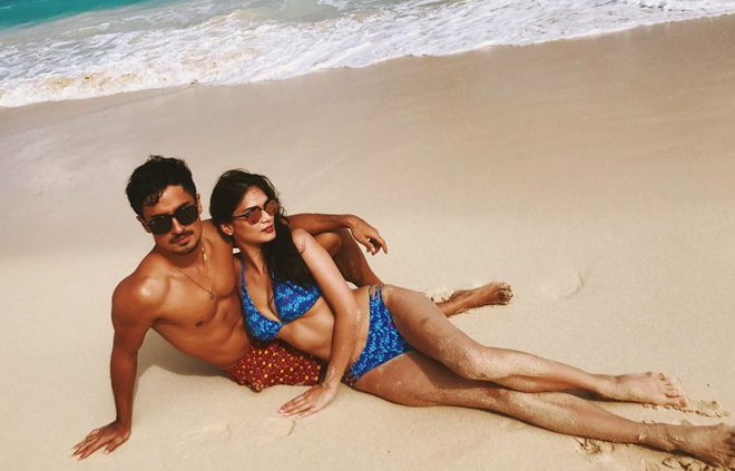 Hoa hau Hoan vu 2016 khoe anh au yem ben ban trai moi hinh anh 1