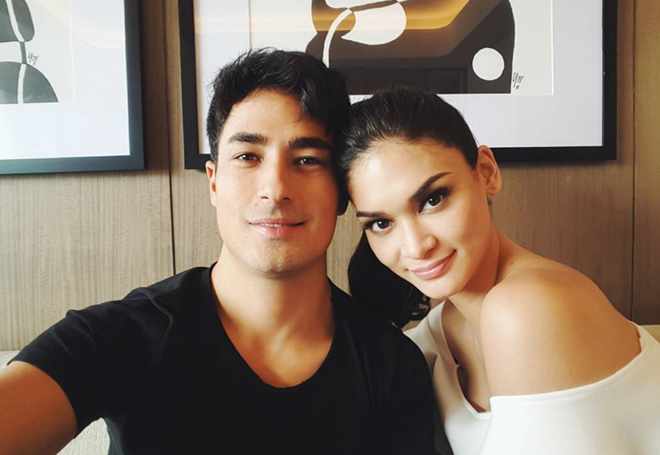 Hoa hau Hoan vu 2016 khoe anh au yem ben ban trai moi hinh anh 6