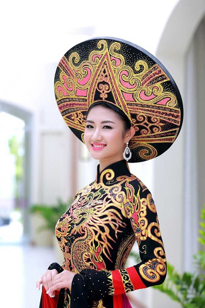 thu ngan hoa hau ban sac