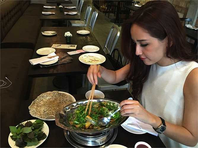 Người đẹp còn sở hữu thêm một nhà hàng sang trọng ở trung tâm quận 1, TP.HCM.
