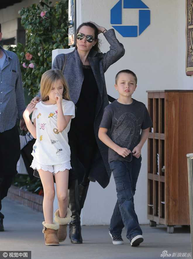 Angelina xuat hien tre dep giua tin don suc khoe suy kiet hinh anh 1