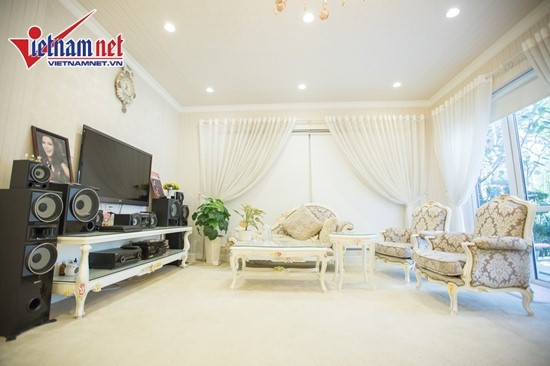 Nha dep phong cach hoang gia cua Ho Quynh Huong hinh anh 3