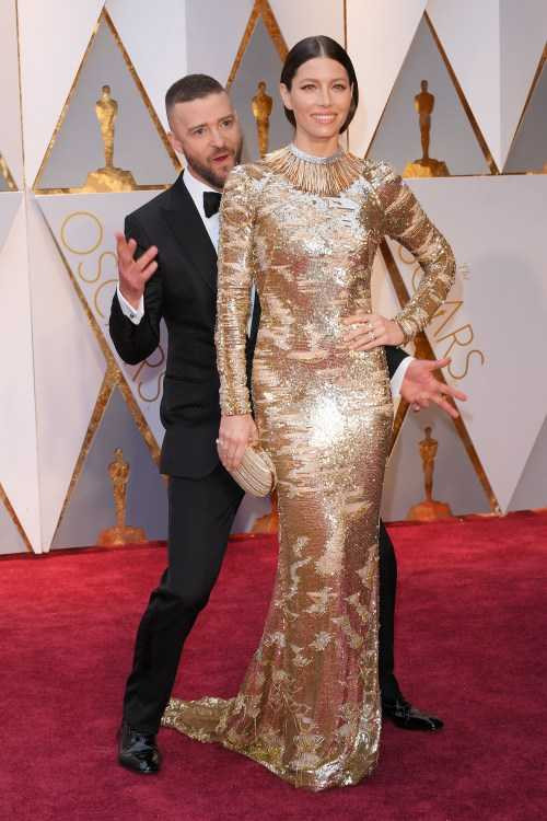 Thảm đỏ Oscar 2017: Dàn minh tinh đọ sắc lộng lẫy, Thành Long ôm thú bông đến sự kiện - Ảnh 34.