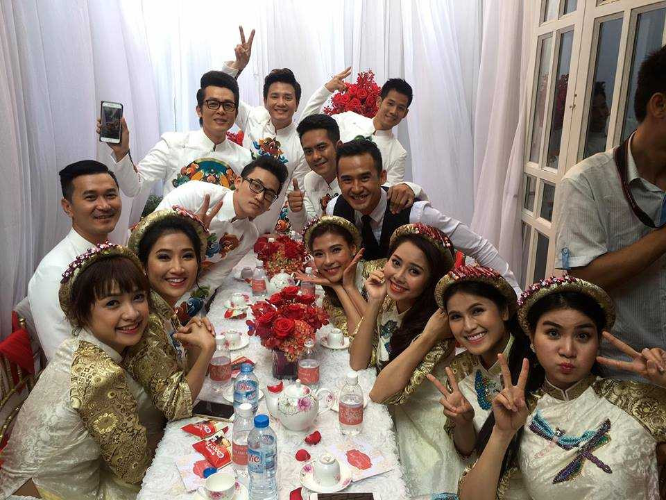 17103397_1342675635775940