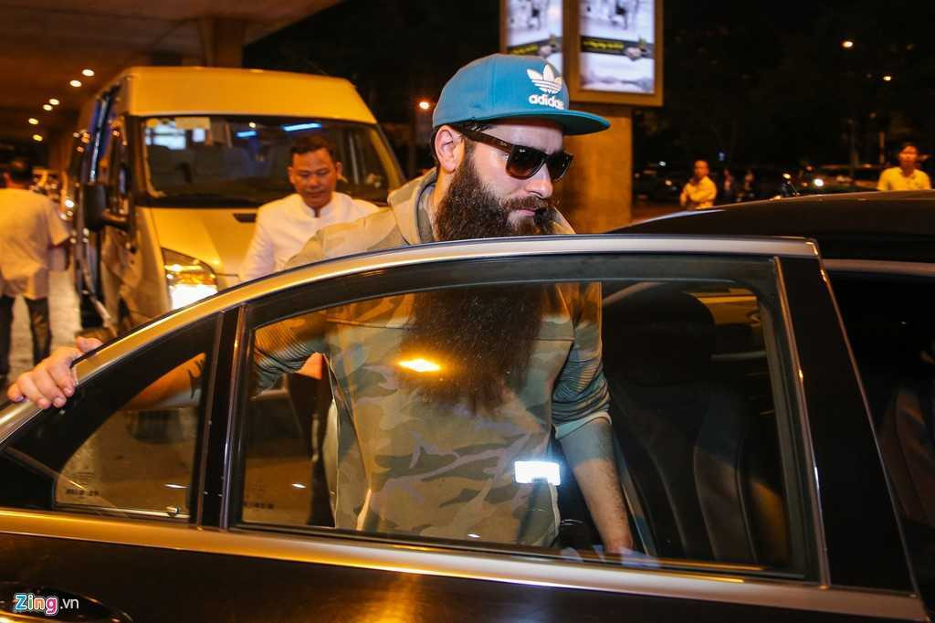 Dao dien 'Kong: Skull Island' lang le den Sai Gon luc nua dem hinh anh 9