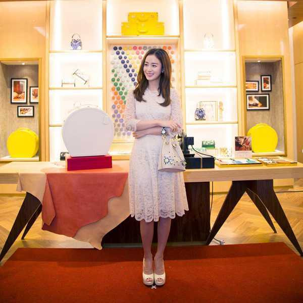 kim-tae-hee-co-chong-cang-man-ma-duyen-dang-1