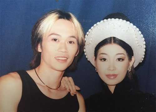  Hình ảnh thuở trẻ của Hà My và Hoài Linh. 